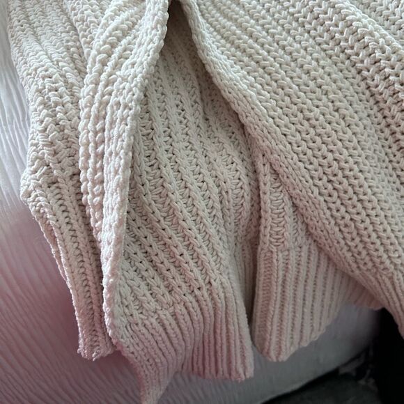 Aerie Cream Oversized Cowl Neck Sweater size M - Picture 6 of 6